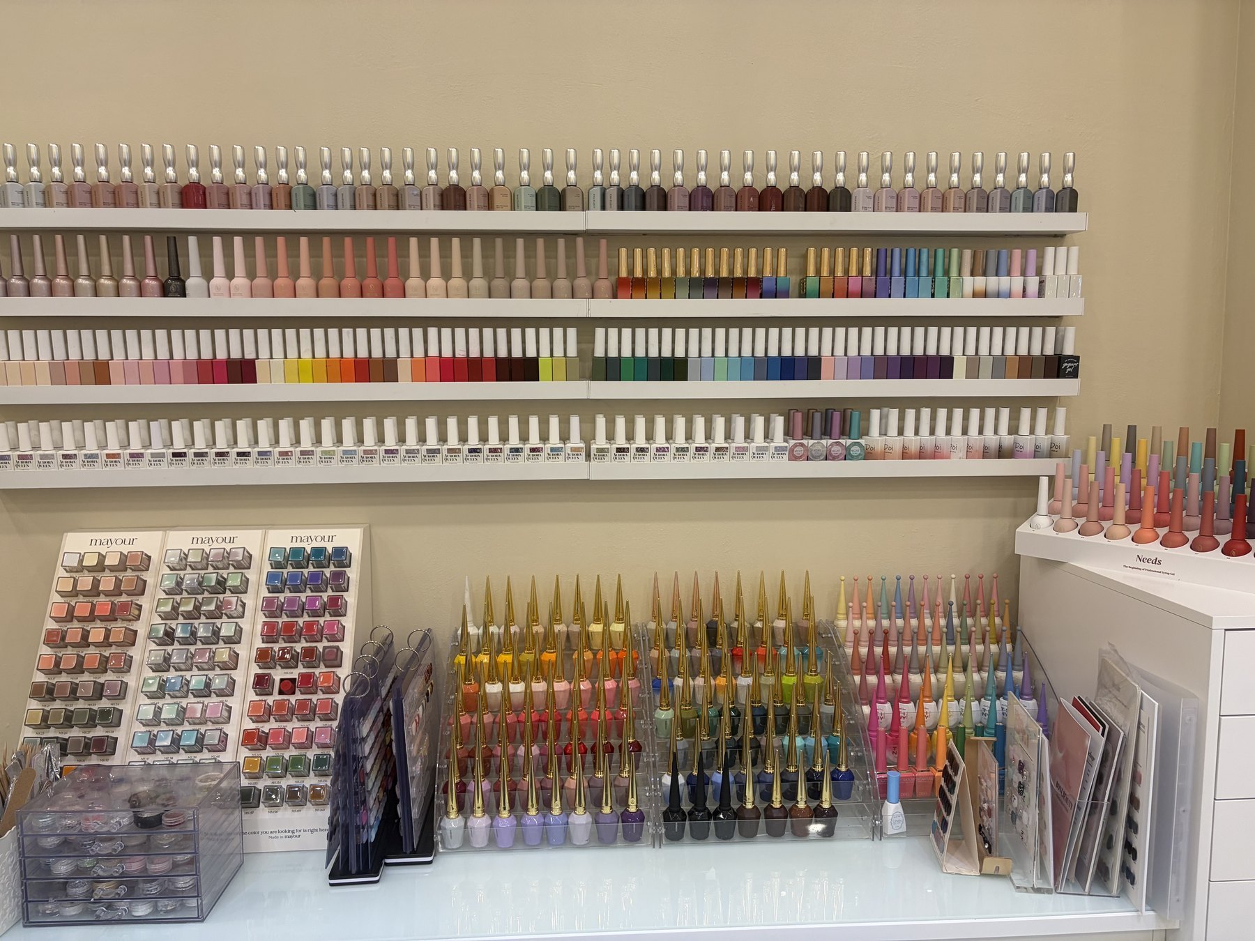 Boni Beauty nail color wall