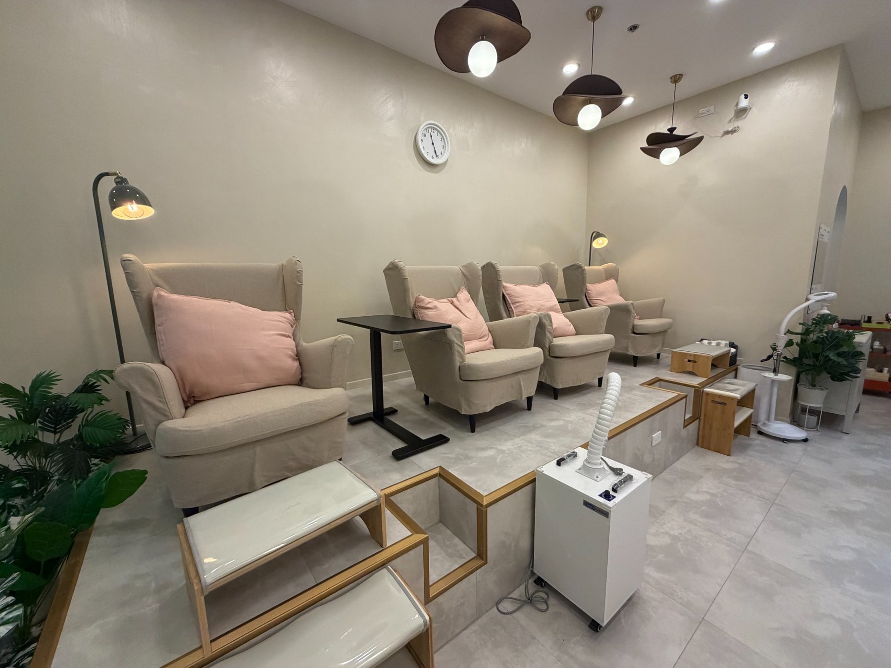BoniBeauty salon chairs